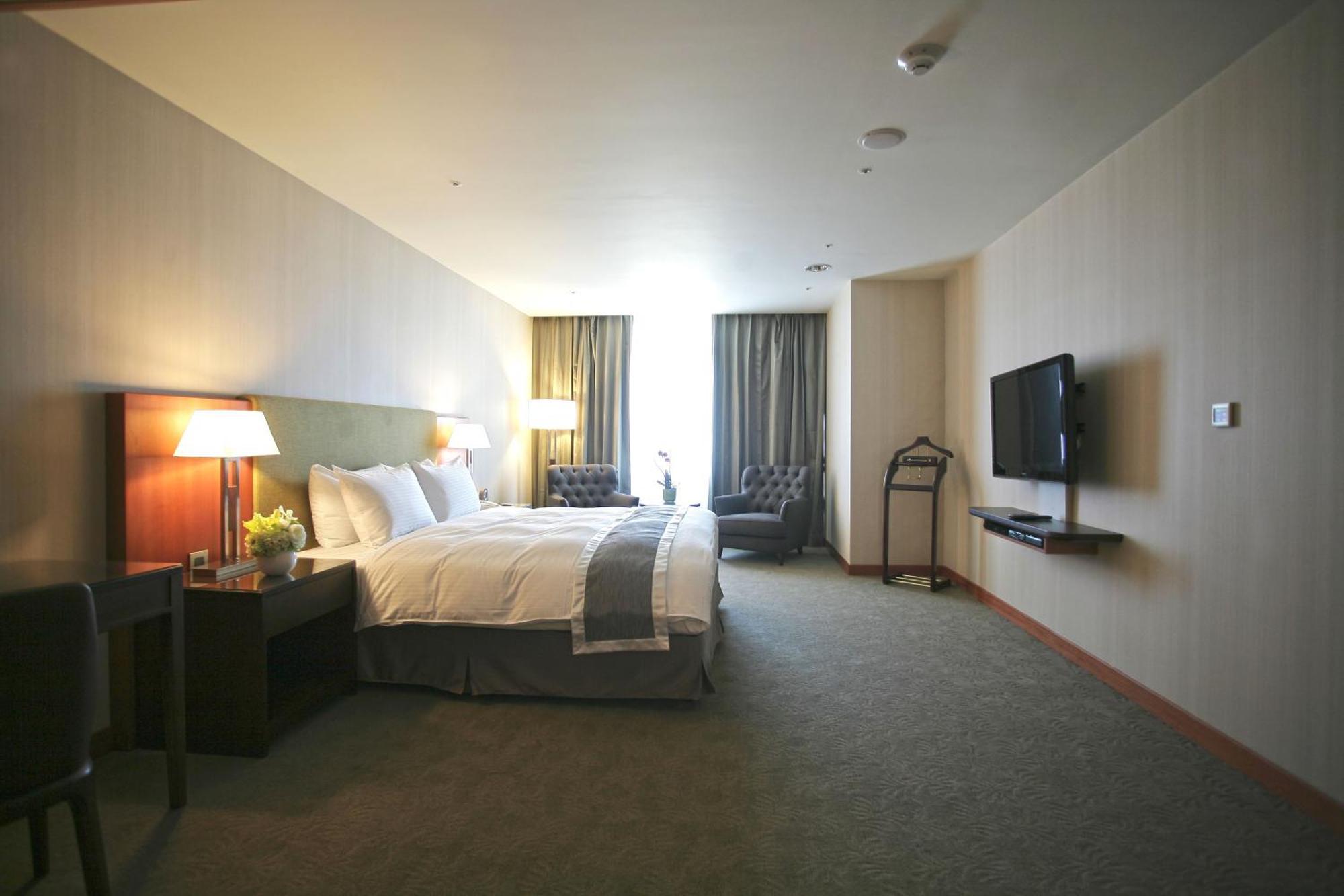 Taichung Harbor Hotel Wuqi Rum bild