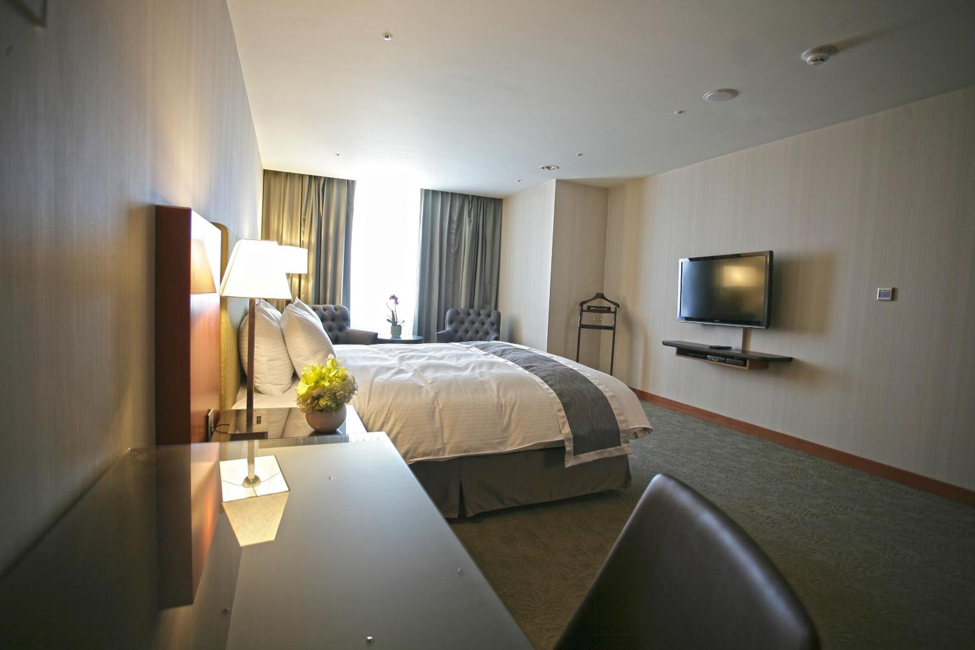 Taichung Harbor Hotel Wuqi Rum bild