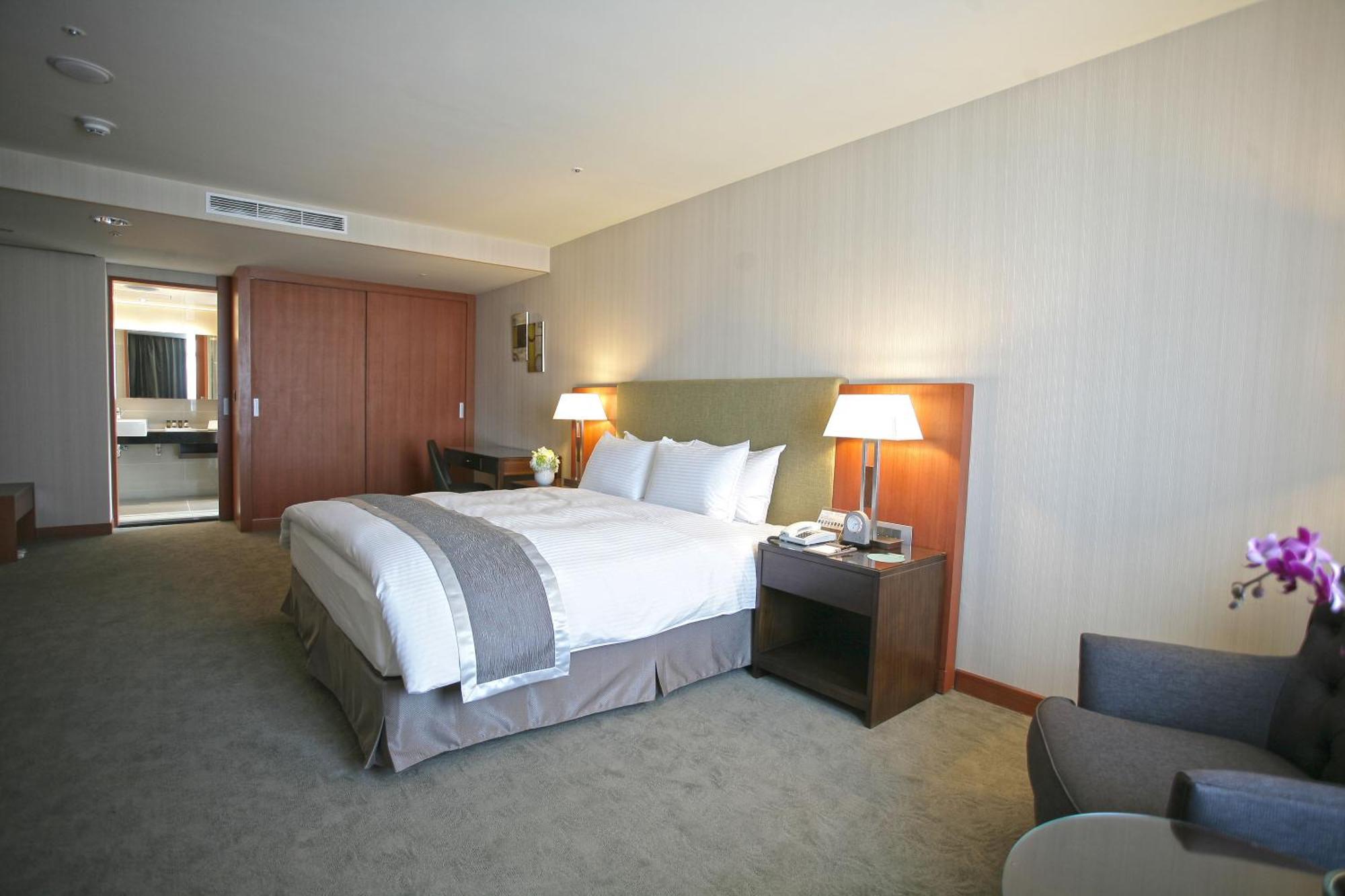 Taichung Harbor Hotel Wuqi Rum bild
