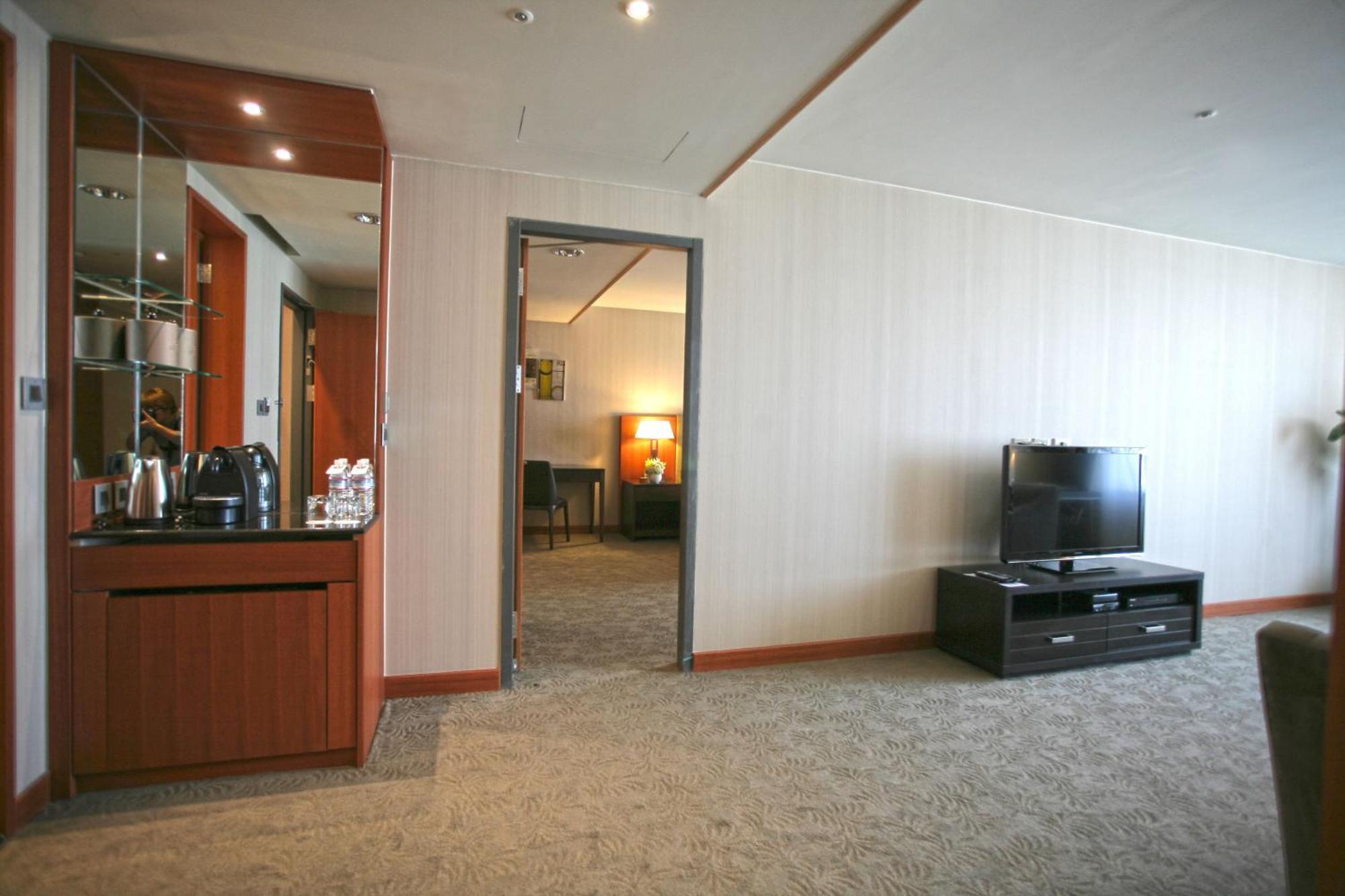 Taichung Harbor Hotel Wuqi Rum bild